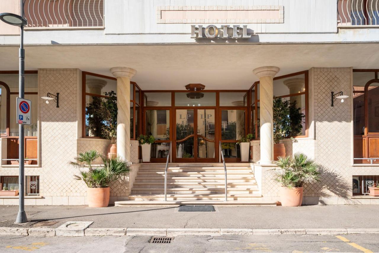 Lola Piccolo Hotel E Appartamenti Marina di Grosseto Exterior photo