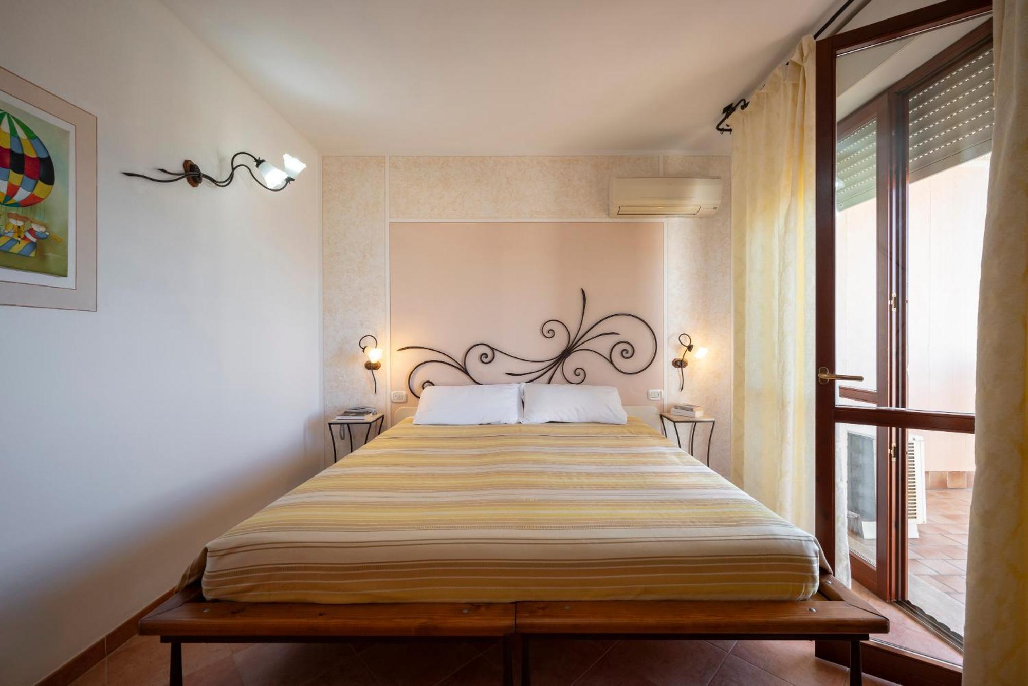 Lola Piccolo Hotel E Appartamenti Marina di Grosseto Exterior photo