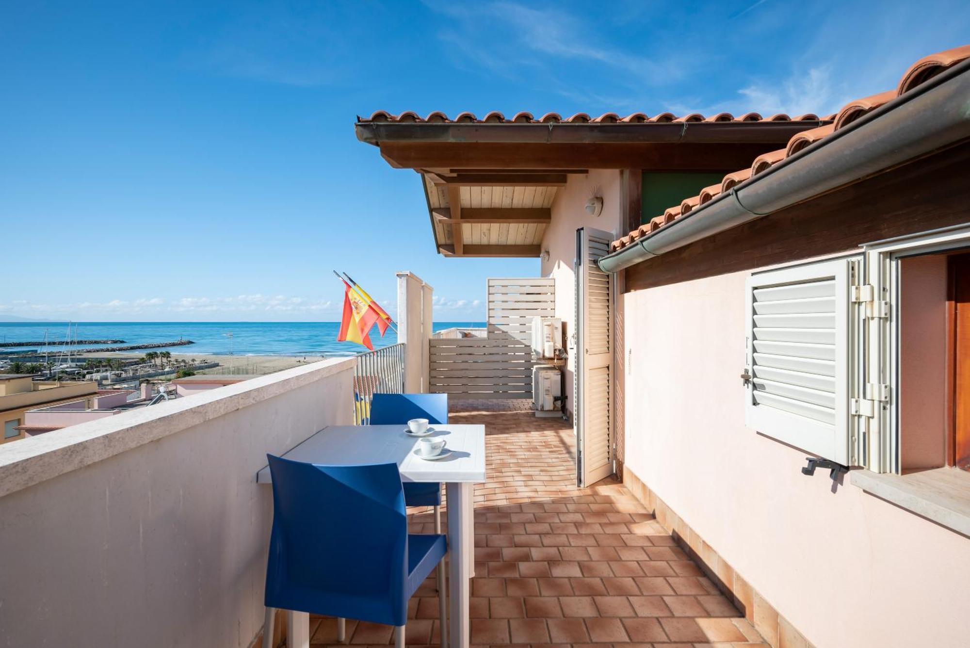 Lola Piccolo Hotel E Appartamenti Marina di Grosseto Exterior photo